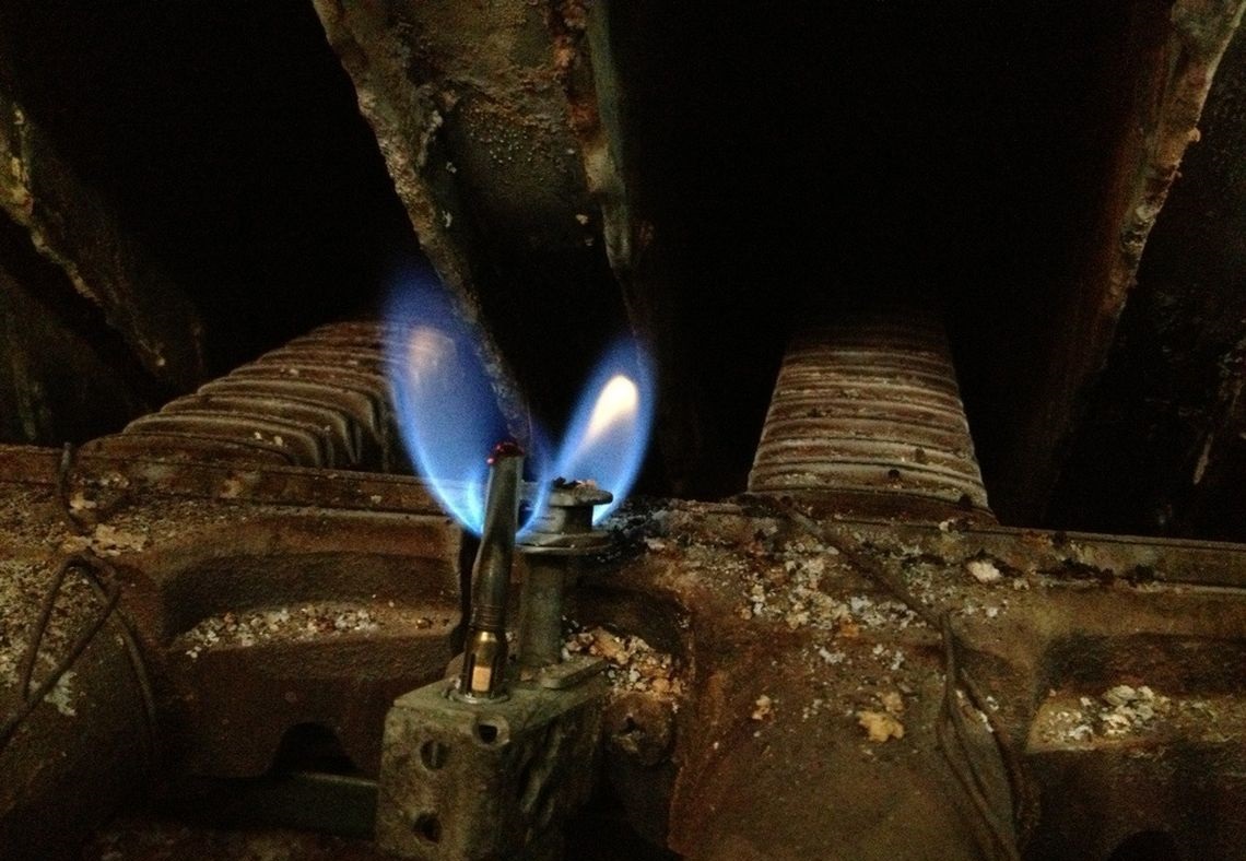 gasnąca świeczka w piecyku